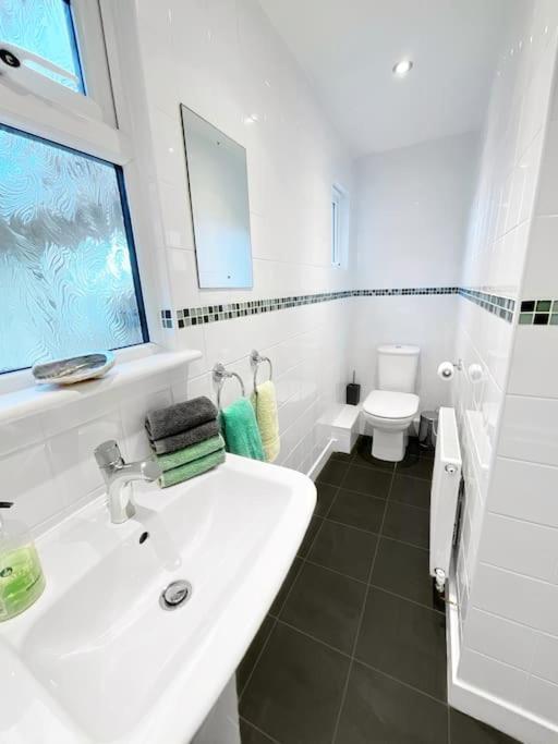 White Eden - Explore Cornwall From A Comfy Central Appartment Сент-Остел Экстерьер фото