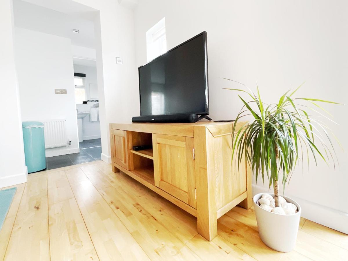 White Eden - Explore Cornwall From A Comfy Central Appartment Сент-Остел Экстерьер фото